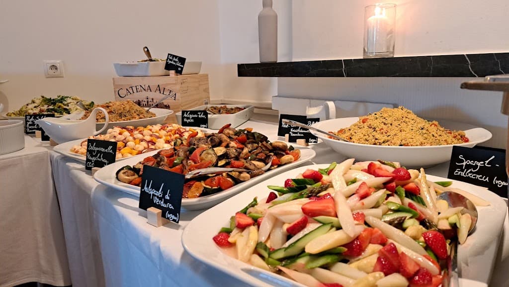 Roots Catering